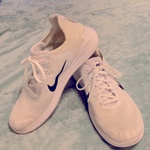 Men’s Nike Free tennis shoes